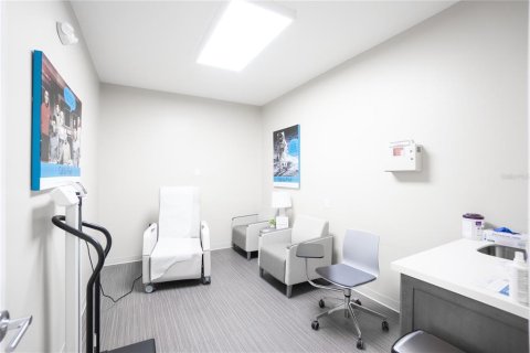 Immobilier commercial à vendre à Zephyrhills, Floride: 718.41 m2 № 1441299 - photo 23