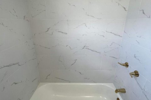 Appartement à louer à Opa-locka, Floride: 1 chambre, 65.03 m2 № 2297315 - photo 13