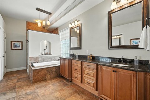 Casa en venta en Ormond Beach, Florida, 5 dormitorios, 338.16 m2 № 1917350 - foto 18