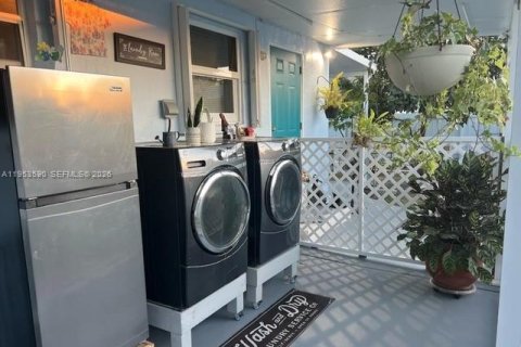 Villa ou maison à vendre à Miami, Floride: 4 chambres, 128.21 m2 № 2008305 - photo 28