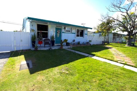 Villa ou maison à vendre à Miami, Floride: 4 chambres, 128.21 m2 № 2008305 - photo 17