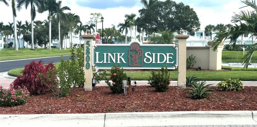 Condo à North Port, Floride, 2 chambres № 1767573