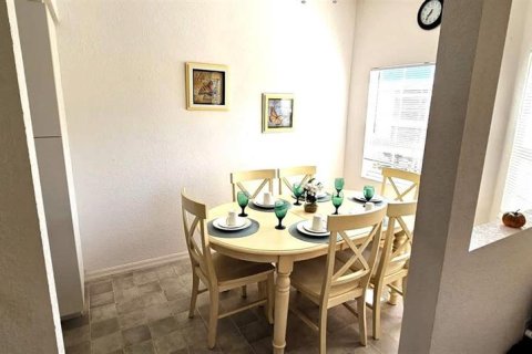 Condominio en alquiler en North Port, Florida, 2 dormitorios, 108.51 m2 № 1767573 - foto 7