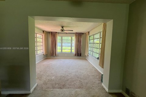 Villa ou maison à louer à Hollywood, Floride: 2 chambres, 120.22 m2 № 2172266 - photo 6
