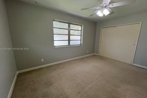 Villa ou maison à louer à Hollywood, Floride: 2 chambres, 120.22 m2 № 2172266 - photo 12