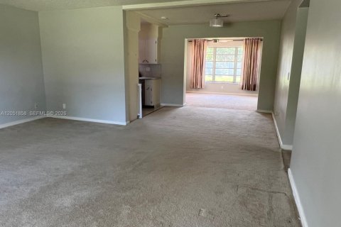 Villa ou maison à louer à Hollywood, Floride: 2 chambres, 120.22 m2 № 2172266 - photo 3