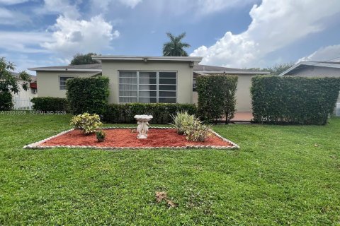 Villa ou maison à louer à Hollywood, Floride: 2 chambres, 120.22 m2 № 2172266 - photo 20