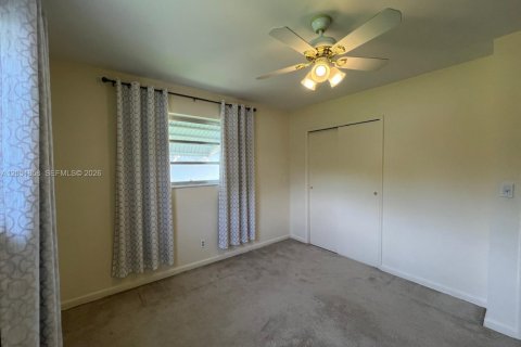 Villa ou maison à louer à Hollywood, Floride: 2 chambres, 120.22 m2 № 2172266 - photo 10