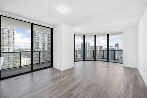 Copropriété à louer à Miami, Floride: 3 chambres, 134.71 m2 № 1941868 - photo 3