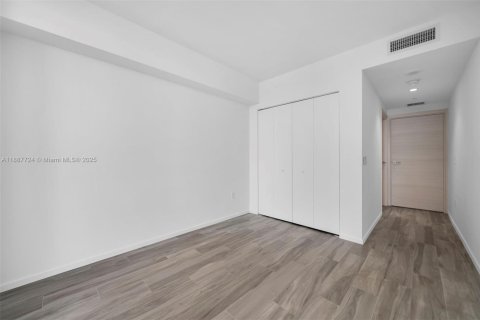 Copropriété à louer à Miami, Floride: 3 chambres, 134.71 m2 № 1941868 - photo 15