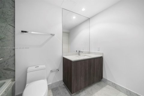 Снять в аренду кондоминиум в Майами, Флорида 3 спальни, 134.71м2, № 1941868 - фото 22