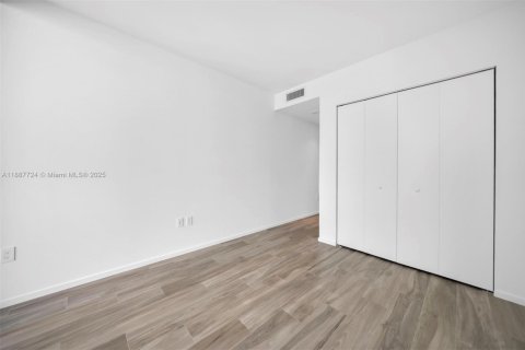 Copropriété à louer à Miami, Floride: 3 chambres, 134.71 m2 № 1941868 - photo 17