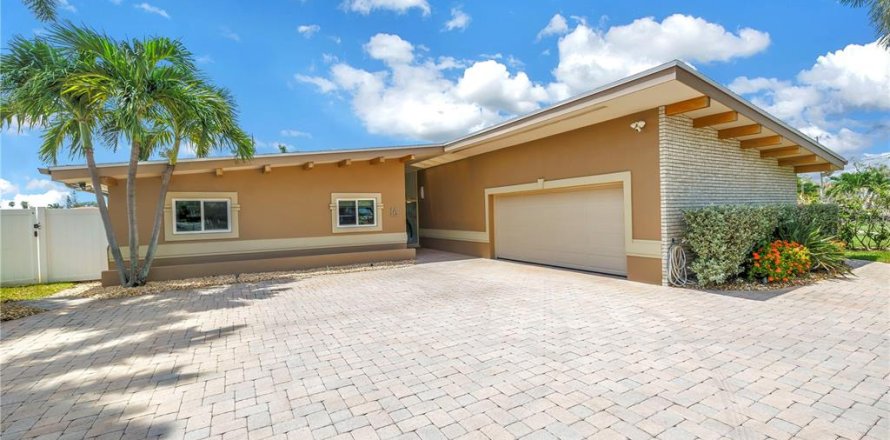 Villa ou maison à Treasure Island, Floride 3 chambres, 194.82 m2 № 1911459