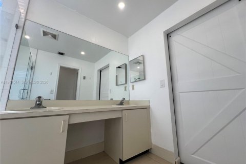 Купить виллу или дом в Мирамар, Флорида 3 спальни, 195.37м2, № 2003750 - фото 16