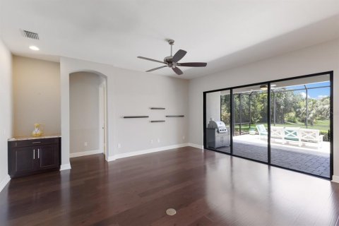 Villa ou maison à vendre à Sarasota, Floride: 2 chambres, 263.1 m2 № 1733279 - photo 10