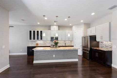 Villa ou maison à vendre à Sarasota, Floride: 2 chambres, 263.1 m2 № 1733279 - photo 13