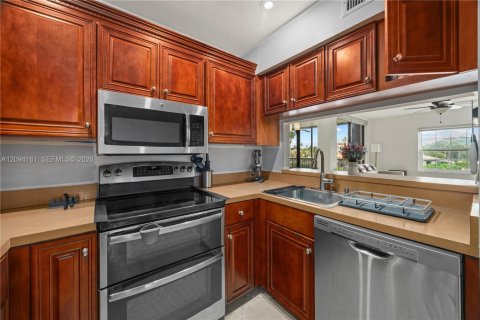 Copropriété à vendre à Plantation, Floride: 2 chambres, 91.51 m2 № 2387929 - photo 7