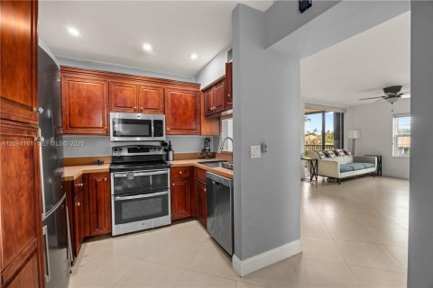 Copropriété à vendre à Plantation, Floride: 2 chambres, 91.51 m2 № 2387929 - photo 6