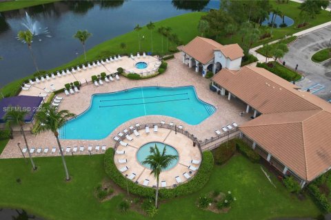 Copropriété à vendre à Plantation, Floride: 2 chambres, 91.51 m2 № 2387929 - photo 25