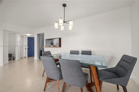 Copropriété à vendre à Plantation, Floride: 2 chambres, 91.51 m2 № 2387929 - photo 10