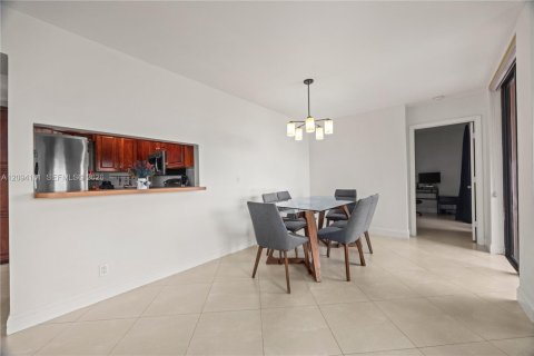 Copropriété à vendre à Plantation, Floride: 2 chambres, 91.51 m2 № 2387929 - photo 5