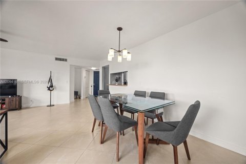 Copropriété à vendre à Plantation, Floride: 2 chambres, 91.51 m2 № 2387929 - photo 4