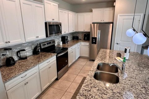 Townhouse in Davenport, Florida 5 bedrooms, 212.1 sq.m. № 1909564 - photo 7