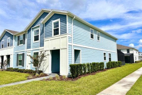 Townhouse in Davenport, Florida 5 bedrooms, 212.1 sq.m. № 1909564 - photo 2