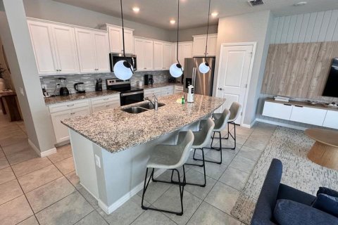 Townhouse in Davenport, Florida 5 bedrooms, 212.1 sq.m. № 1909564 - photo 6
