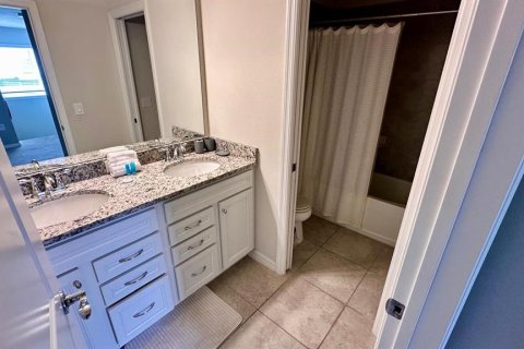 Townhouse in Davenport, Florida 5 bedrooms, 212.1 sq.m. № 1909564 - photo 15