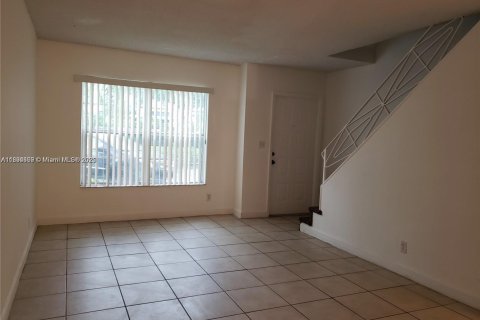 Adosado en alquiler en Plantation, Florida, 2 dormitorios, 87.14 m2 № 1947104 - foto 2