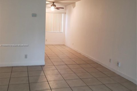 Adosado en alquiler en Plantation, Florida, 2 dormitorios, 87.14 m2 № 1947104 - foto 4