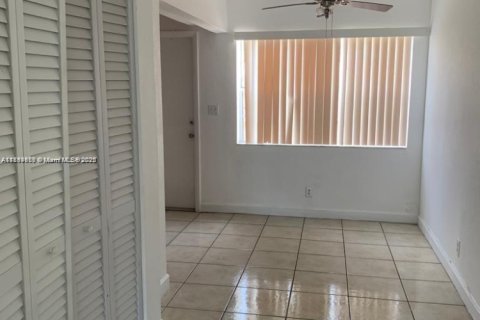 Adosado en alquiler en Plantation, Florida, 2 dormitorios, 87.14 m2 № 1947104 - foto 3