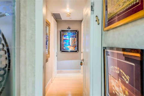 Condo in Bal Harbour, Florida, 3 bedrooms  № 1927512 - photo 19