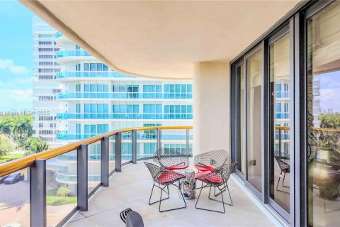 Condo in Bal Harbour, Florida, 3 bedrooms  № 1927512 - photo 13