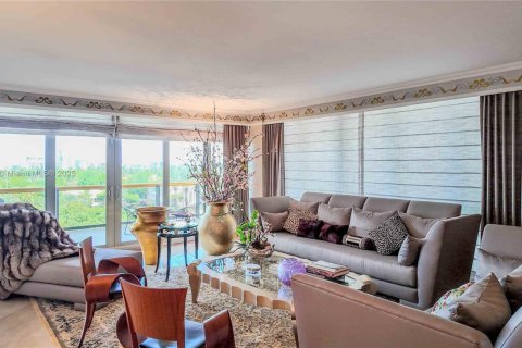 Condo in Bal Harbour, Florida, 3 bedrooms  № 1927512 - photo 12