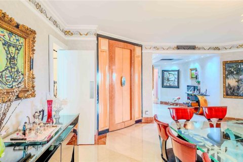 Condo in Bal Harbour, Florida, 3 bedrooms  № 1927512 - photo 10