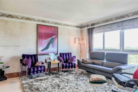 Condo in Bal Harbour, Florida, 3 bedrooms  № 1927512 - photo 15