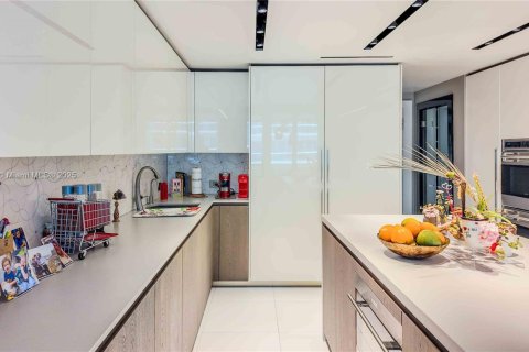 Condo in Bal Harbour, Florida, 3 bedrooms  № 1927512 - photo 3