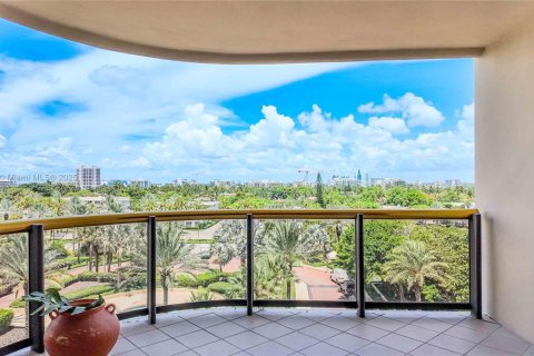 Condo in Bal Harbour, Florida, 3 bedrooms  № 1927512 - photo 29