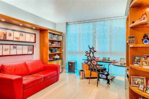 Condo in Bal Harbour, Florida, 3 bedrooms  № 1927512 - photo 20