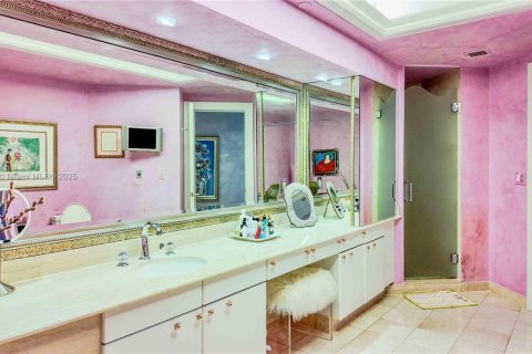 Condo in Bal Harbour, Florida, 3 bedrooms  № 1927512 - photo 26
