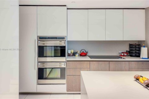 Condo in Bal Harbour, Florida, 3 bedrooms  № 1927512 - photo 2