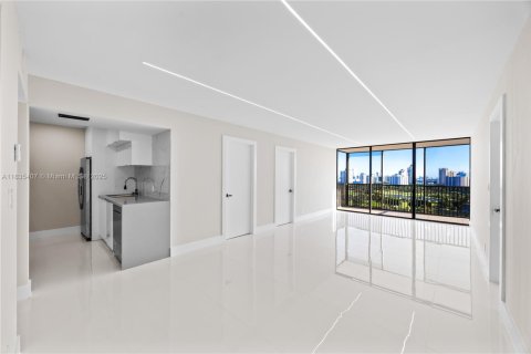 Condominio en venta en Aventura, Florida, 2 dormitorios, 107.49 m2 № 1818303 - foto 4