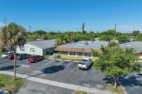 Casa en alquiler en Margate, Florida, 2 dormitorios, 346.53 m2 № 2074805 - foto 14