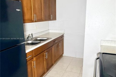 Casa en alquiler en Margate, Florida, 2 dormitorios, 346.53 m2 № 2074805 - foto 8