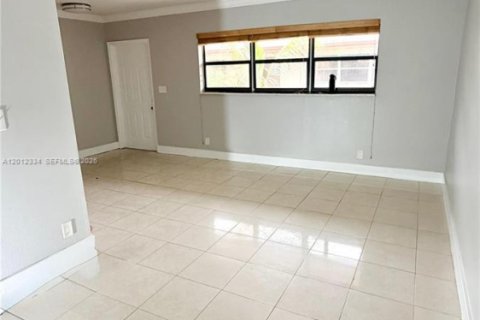 Casa en alquiler en Margate, Florida, 2 dormitorios, 346.53 m2 № 2074805 - foto 6