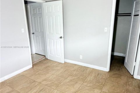 Casa en alquiler en Margate, Florida, 2 dormitorios, 346.53 m2 № 2074805 - foto 11