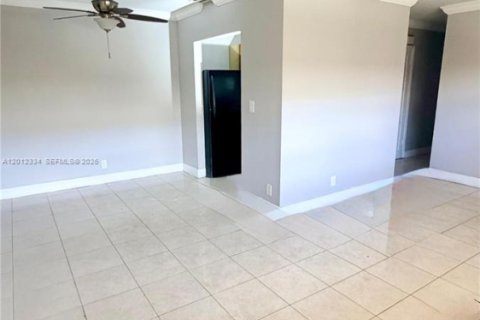 Casa en alquiler en Margate, Florida, 2 dormitorios, 346.53 m2 № 2074805 - foto 7
