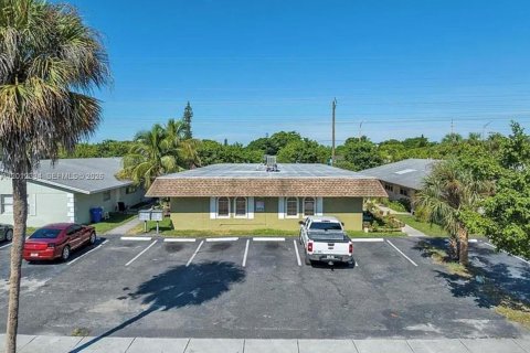 Casa en alquiler en Margate, Florida, 2 dormitorios, 346.53 m2 № 2074805 - foto 2